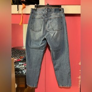 A&F the mom high rise curve love